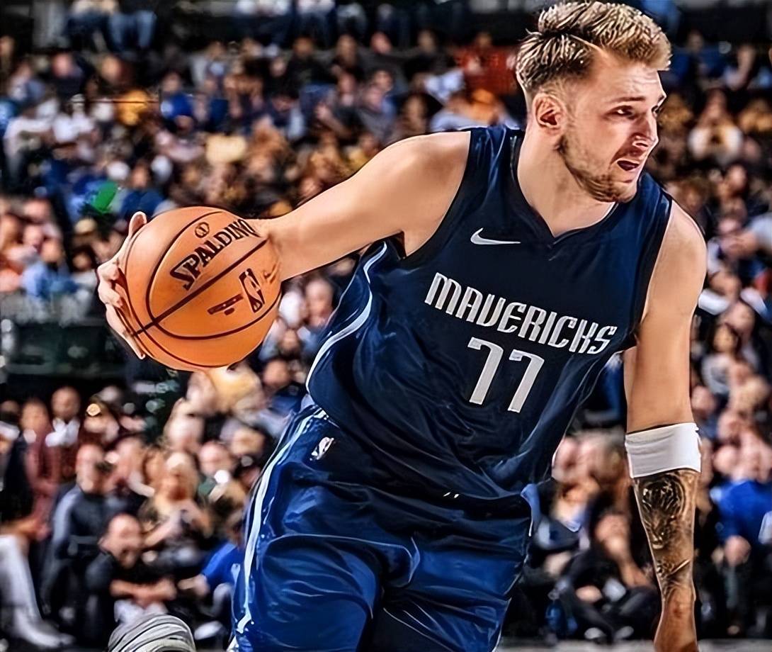 华体会官网注册-东契奇迎来十赛季高光表现，美国队球迷沸腾！